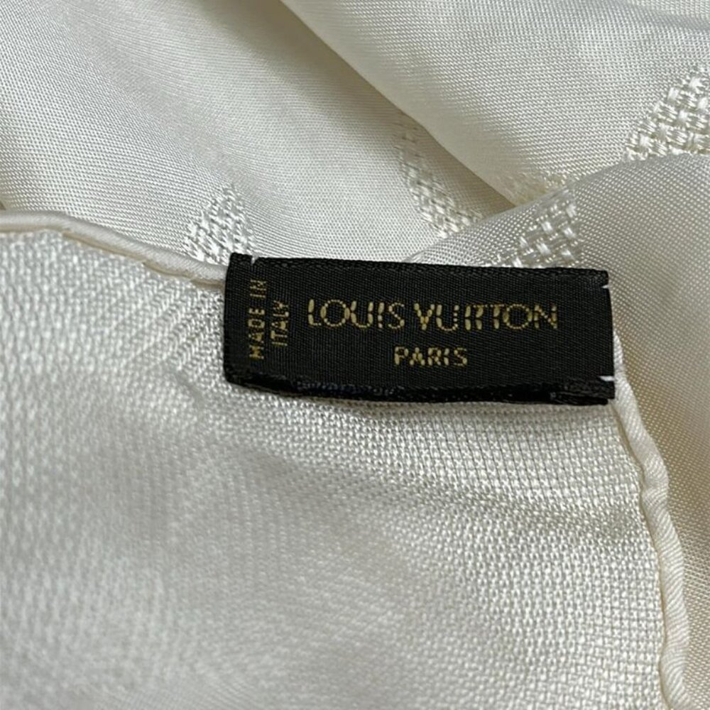 Louis Vuitton Scarf White - Picture 2 of 4